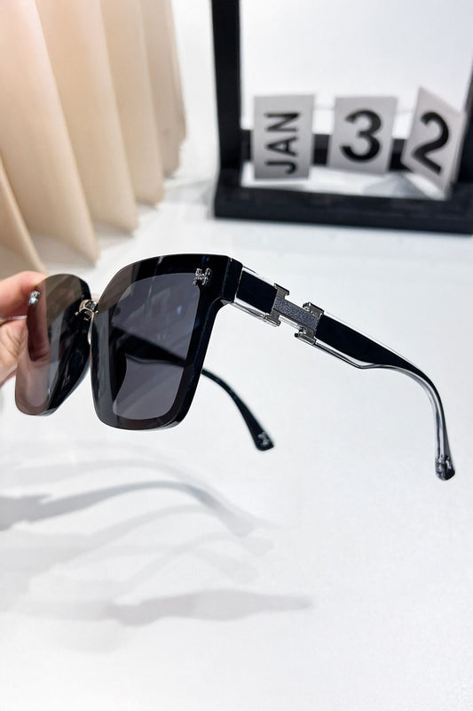 Side H cut out sunglasses