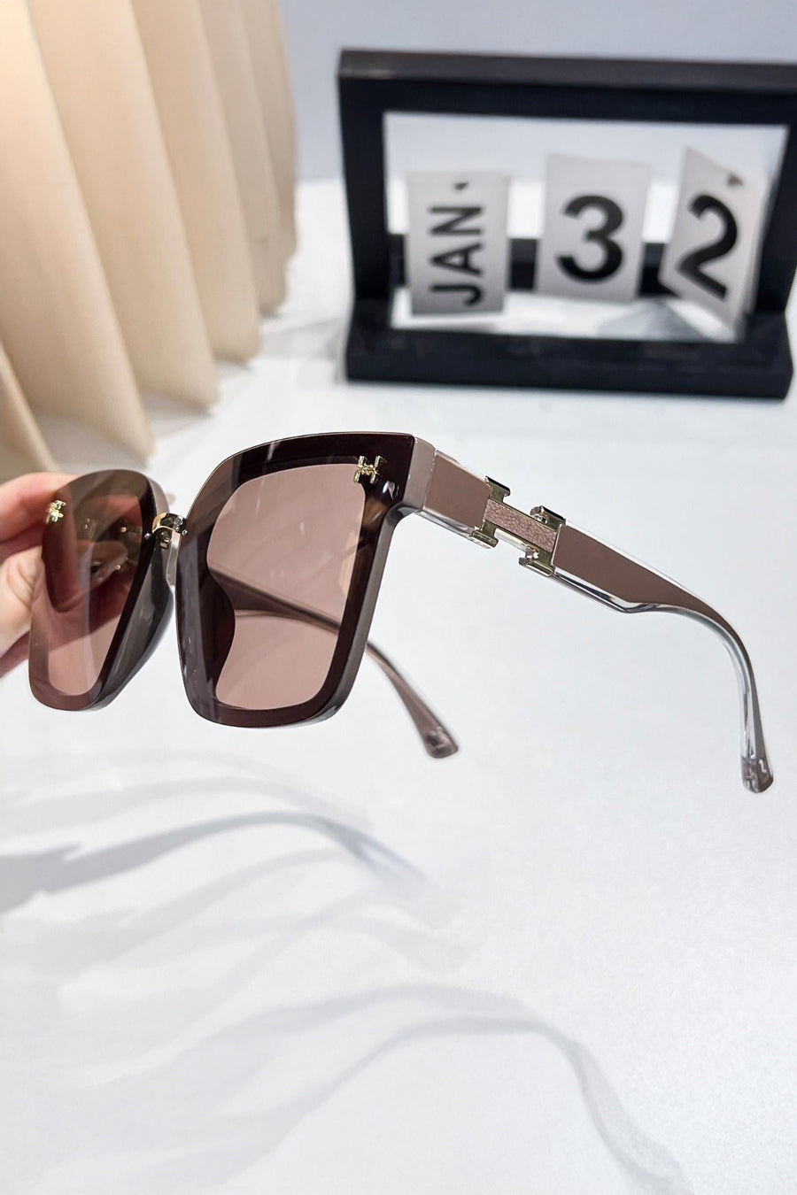 Side H cut out sunglasses