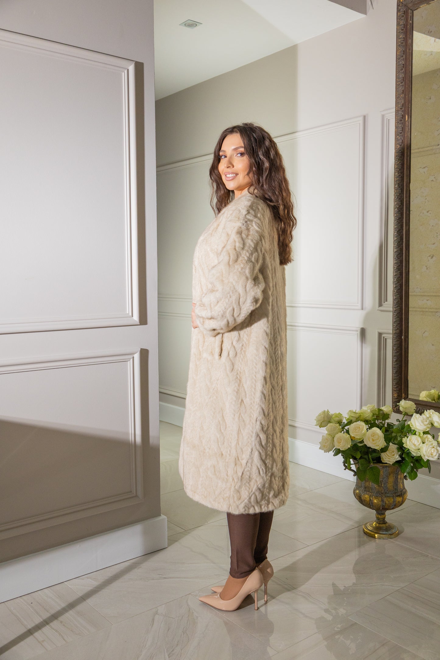 Beautiful Faux Fur Coat (Mocha)