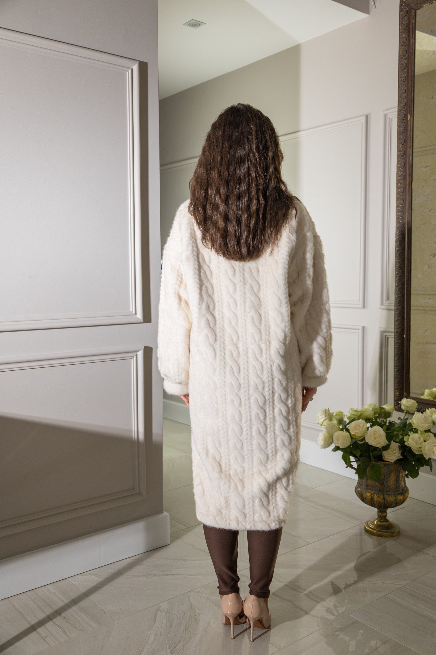 Beautiful Faux Fur Coat (White)